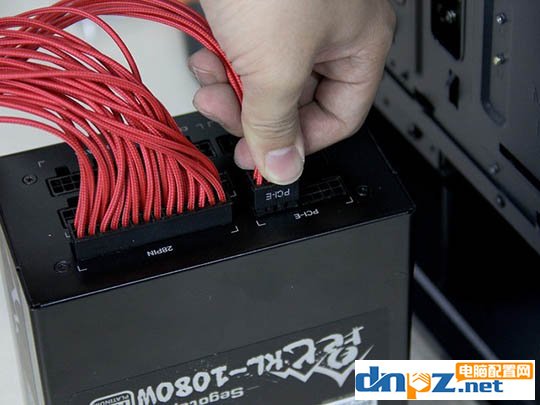 电脑组装教程:i7-8700k+1070ti吃鸡主机装机实录