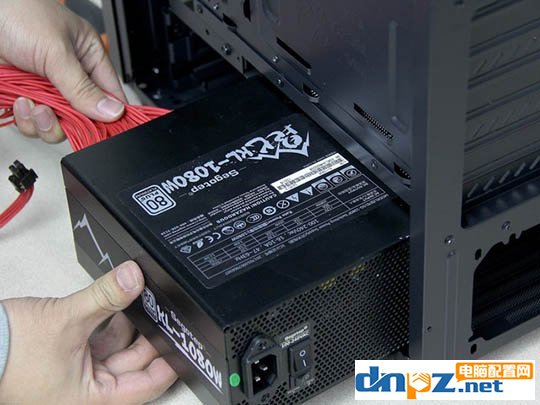 电脑组装教程:i7-8700k+1070ti吃鸡主机装机实录