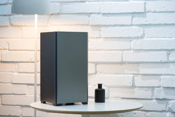 18核i9-7980XE搭配GTX1070Ti迷你itx小机箱装机教程实录